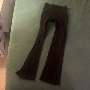 GUC Lululemon leggings slight flare size 2